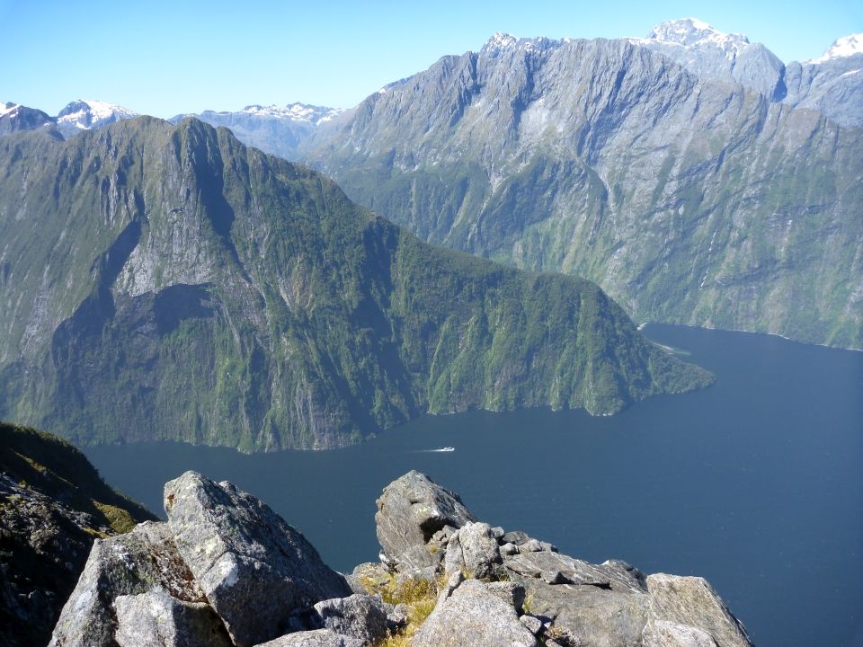 Atua Tū Te Rakiwhānoa carved out the fiords at the southern end of the Alps from the raised side of the wrecked Te Waka o Aoraki (the canoe of Aoraki). Image: LEARNZ.