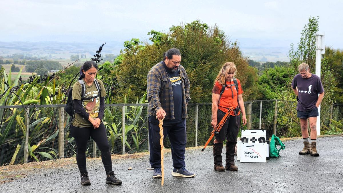 Bodie says a karakia before sending the newly mustered kiwi off to their new homes as part of the kaupapa Kōhanga Kiwi. Image: LEARNZ.